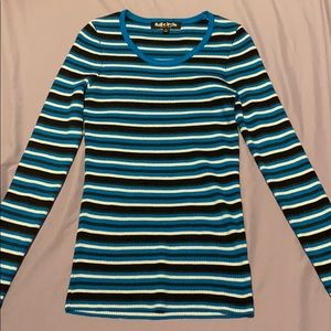 Black white and blue long sleeve